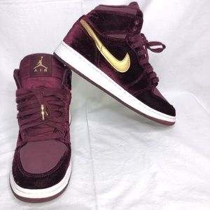 Air Jordan 1 Heiress GG Velvet